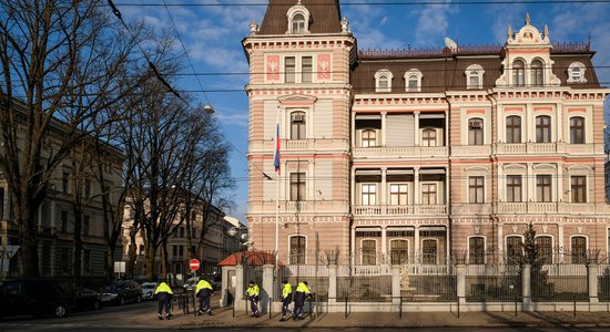 Посольство России отрицает вину Москвы в задержке выплаты пенсий гражданам РФ в Латвии