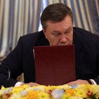 Ukrainā izdots orderis Janukoviča arestam; pēdējo reizi redzēts Krimā