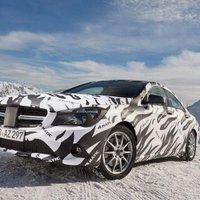 'Mercedes' demonstrē jauno četrdurvju kupeju 'CLA'