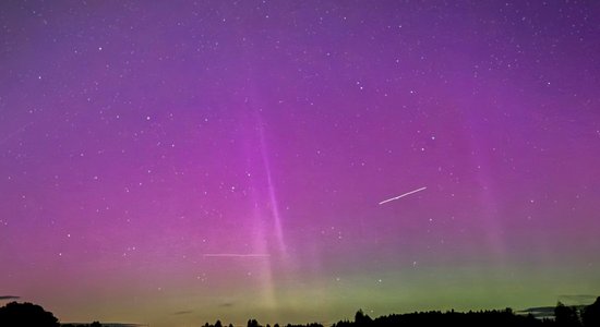 Foto: Visums palutina debesu vērotājus Latvijā – "zvaigžņu lietum" bonusā ziemeļblāzma