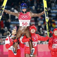 Polis Stohs trešo reizi kļūst par olimpisko čempionu tramplīnlēkšanā