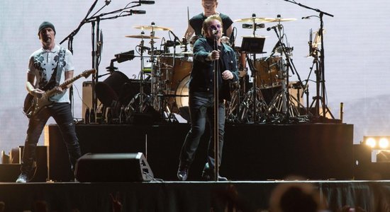 Rokgrupa U2 samaksās par jaunu zālienu Berlīnes olimpiskajā stadionā