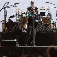 Rokgrupa U2 samaksās par jaunu zālienu Berlīnes olimpiskajā stadionā