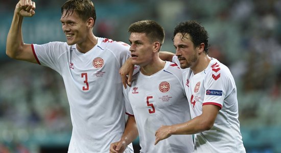 Dānijas futbolisti 'Euro 2020' turpina sensacionāli un sasniedz pusfinālu