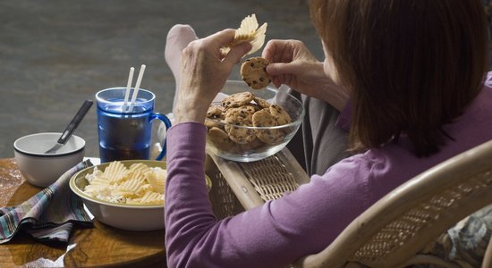 Tikai vēl vienu kumosiņu. Kā izvairīties no pārēšanās, un ko darīt, ja tā kļuvusi par slimību