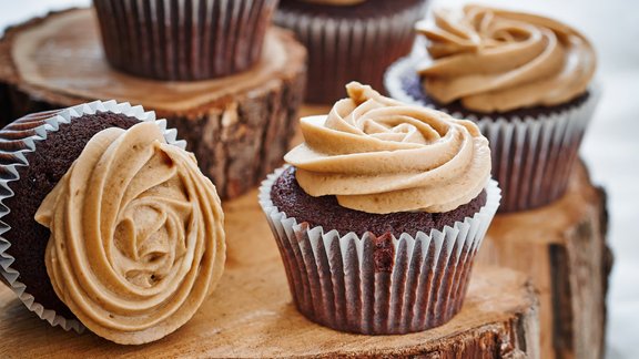 cupcakes kapkeiki glazūrkēksiņi mafini saldumi konditoreja 