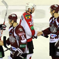 Novokuzņeckas 'Metallurg' par vienu hokejistu saņem četrus no 'Lokomotiv'
