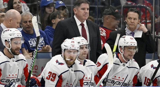 Ņujorkas 'Rangers' par galveno treneri ieceļ no 'Capitals' atlaisto Lavioletu