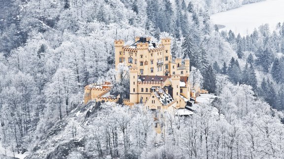 Hoenšvangavas pils, Schloss Hohenschwangau, castle, Vācija, Bavārija, Alpi