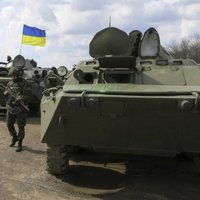 Video apkopojums: Bruņutehnikas pārvietošanās Ukrainas dienvidaustrumos