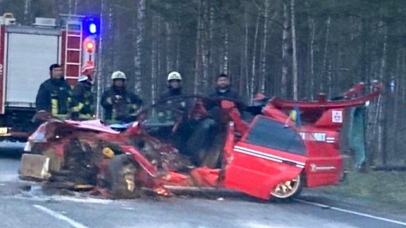 'Mitsubishi' un 'Volvo' frontālā sadursme pie Juglas papīrfabrikas - 1