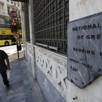 Grieķija pēc finanšu palīdzības saņemšanas sola jau pirmdien atvērt bankas