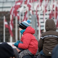 Militāro parādi Rīgā vērojuši ap 70 000 cilvēku