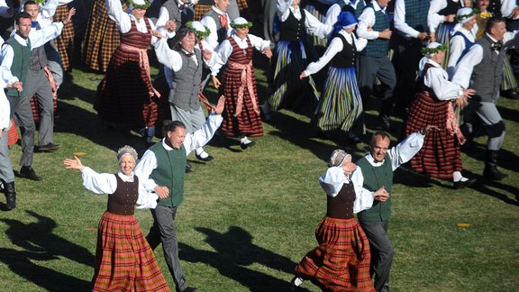 Vidējās paaudzes dejotāju svētki "Dievs man deva maizes zemi" - 84