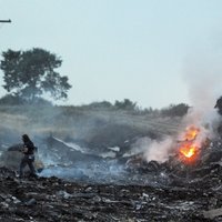 Ukraina nespēj garantēt izmeklētājiem drošu piekļuvi lidmašīnas avārijas vietai, paziņo Malaizijas ministrs