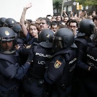 Spānijas valdības pārstāvis kritizē Katalonijas policiju par nepietiekamo rīcību