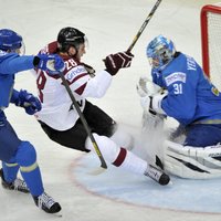 В самом результативном матче турнира Латвия одолела Казахстан