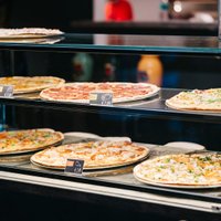 В Риге открылась пятая круглосуточная пиццерия Pica Lulū 