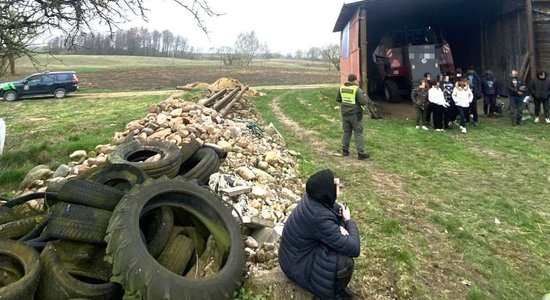 ФОТО. Дело граждан Украины, возивших нелегалов из Сомали, Ирана и Пакистана, направлено в суд