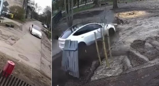 Видео: прокатный электромобиль Tesla на Кипсале пробил забор и скрылся 
