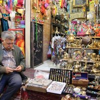 Foto: Pastaiga pa krāšņu tirgu Irānā