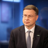Koalīcijas partneri nesteidz paust atbalstu Dombrovskim EK viceprezidenta amatā