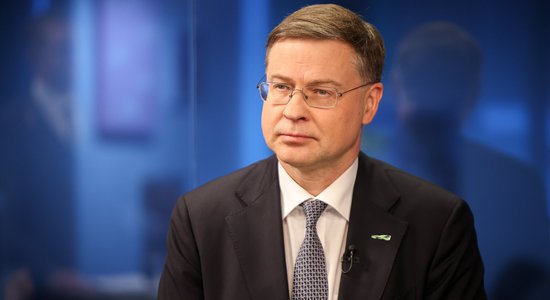 Koalīcijas partneri nesteidz paust atbalstu Dombrovskim EK viceprezidenta amatā