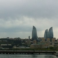 После резкой девальвации маната в Азербайджане перестали работать магазины