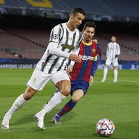 Divu superzvaigžņu duelī Ronaldu un 'Juventus' sagrauj 'Barcelona' un Mesi
