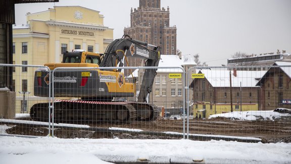 Vienā no tuneļiem Rīgas dzelzceļa pasažieru stacijā kādai kafejnīcai iebrukuši griesti - 9