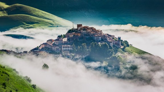 Castelluccio, Umbria, Itālija, kalni, ciemats