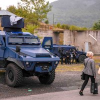 Saspīlējums pie Kosovas - savilkti Serbijas un NATO spēki