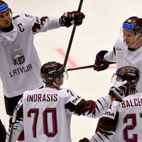 Video: Roberta Bukarta vārti sekundi pirms spēles beigām iekļūst IIHF dienas topā