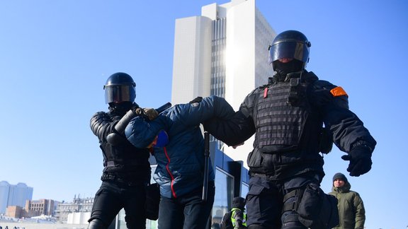 Krievija, OMON, aizturēšana, protesti, Navaļņijs