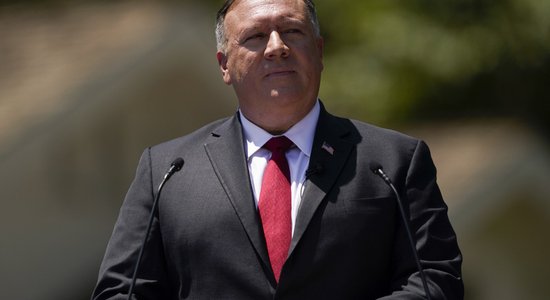 Pompeo un Afganistānas valdības pārstāvji ierodas Katarā uz miera sarunām ar talibiem