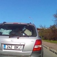 Горячий эстонский парень подрезает водителя, а потом угрожает ему битой (внимание, ненормативная лексика!)