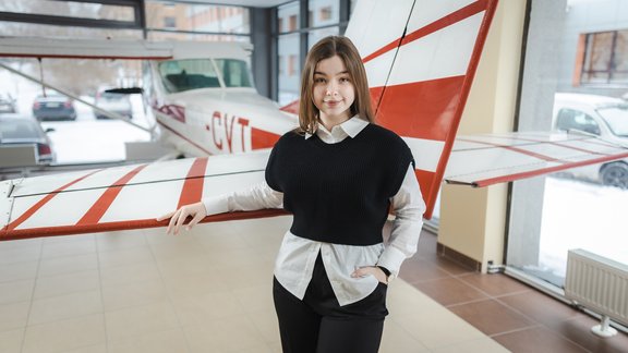 Ja viss noritēs pēc plāna, jau 28 gadu vecumā Aleksandra Abraite kļūs par profesionālu piloti. Publicitātes foto