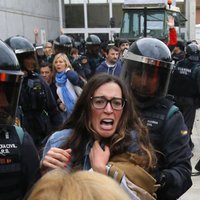 Foto: Katalonijas referenduma sadursmju laikā cietusi vismaz 761 persona