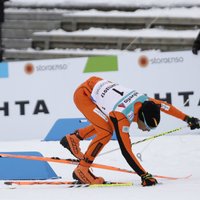 Video: Apņēmīgs venecuēliešu slēpotājs izpelnās skatītāju ovācijas PČ Lahti