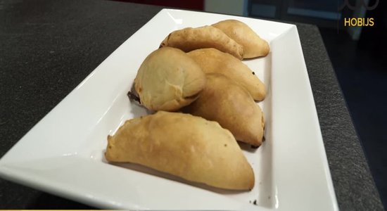 Endijs Bērziņš gatavo argentīniešu empanadas