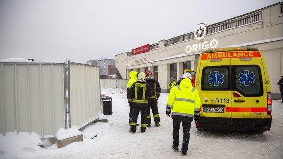 Vienā no tuneļiem Rīgas dzelzceļa pasažieru stacijā kādai kafejnīcai iebrukuši griesti - 10