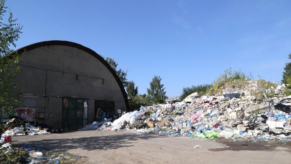 Ugunsgrēks mēbeļu ražotnē bijušās rūpnīcas "Radiotehnika" teritorijā - 17