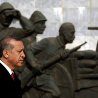 Turcija iegādāsies Krievijas aizsardzības sistēmu S-400, apstiprina Erdogans
