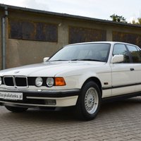 ФОТО: Новенький BMW 23 года простоял на складе в Германии
