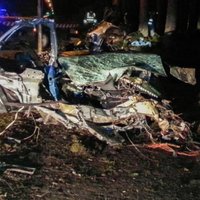 Юрмала: BMW врезался в дерево, четверо погибших (17.55)