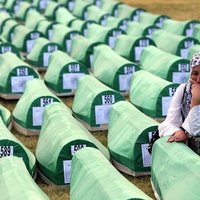 Srebreņicas slaktiņš: Serbijā aizturēti septiņi slepkavībās aizdomās turētie