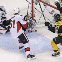 'Bruins' bez Daugaviņa uzvar 'Senators'