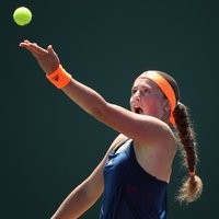 Ostapenko cieš zaudējumu Romas WTA 'Premier' dubultspēļu turnīra pirmajā kārtā