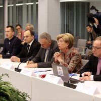 Pēc vairāku stundu debatēm Saeima noslēdz 'oligarhu lietas' izmeklēšanas komisijas galaziņojumu