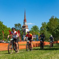 Foto: "Vivus MTB Maratona" svelmainās cīņas Alūksnes pusē